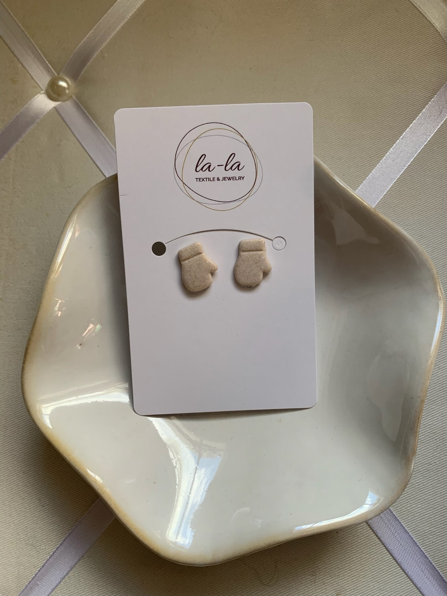 Cream Mitten Resin Stud Earrings