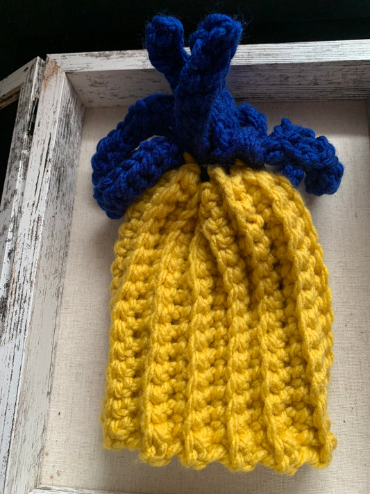 WV Mountaineers Baby Hat – Soft Chunky Yarn